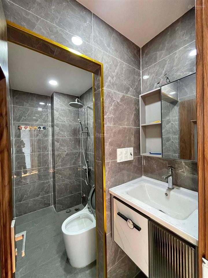 Hẻm xe hơi 5m  sát mặt tiển  nở hậu