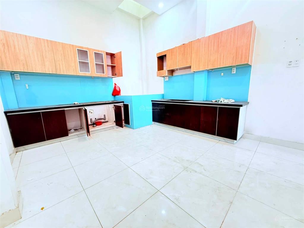 Chủ xoắn bán  hẻm xe hơi tránh  4 tầng btct