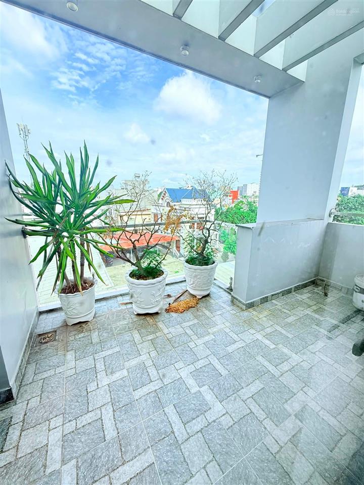 Chủ xoắn bán  hẻm xe hơi tránh  4 tầng btct