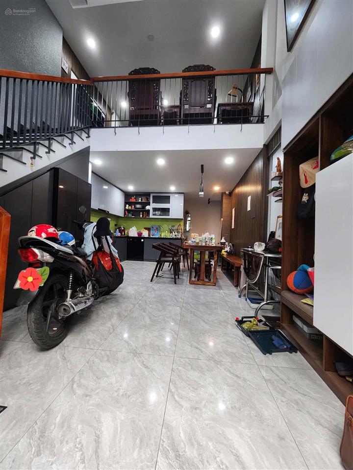 Ngay ngã tư lữ gia và nhà thi đấu phú thọ  xe hơi tới nhà  tiện ích đầy đủ