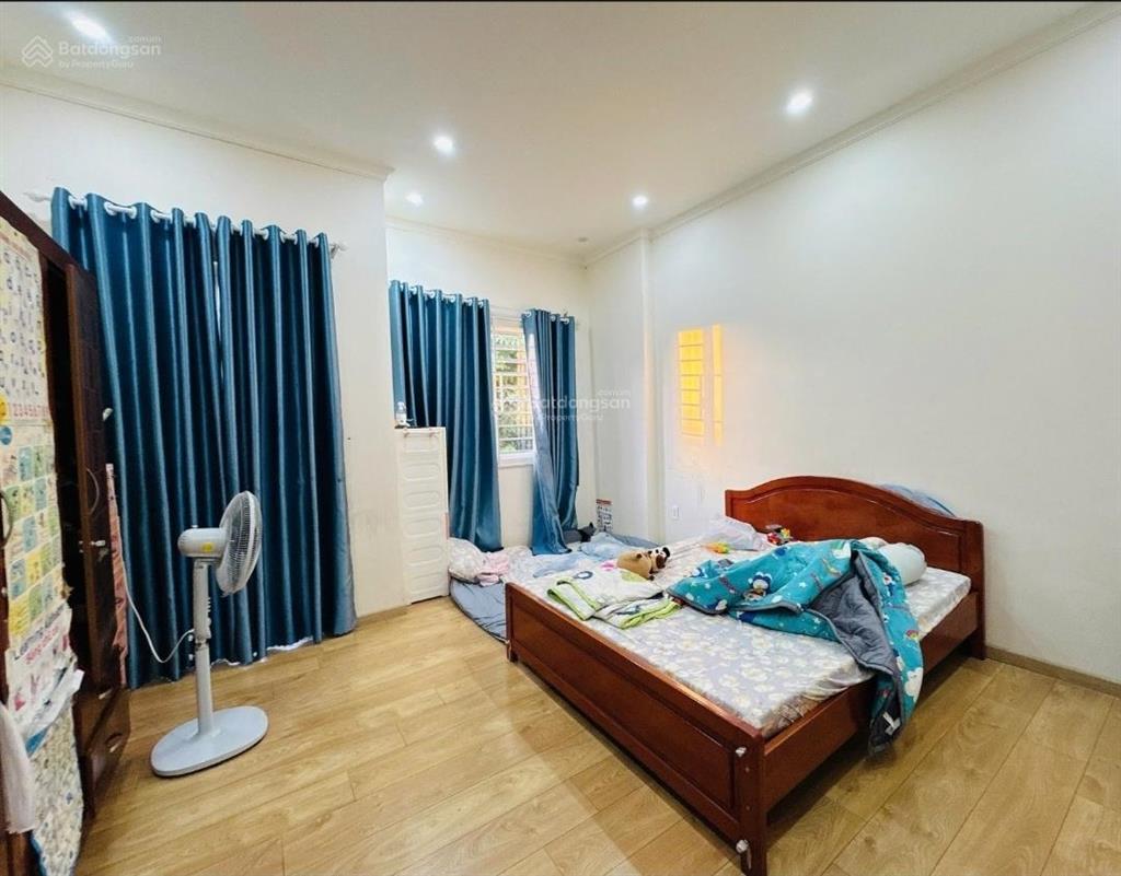 Sổ chính chủ 1 đời sổ cũ  nở hậu 5,7m / 6,2m  biệt thự mini