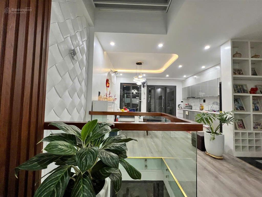 Cho thuê nhà 4 tầng full đồ cao cấp như khách sạn 5* trung tâm đông anh chỉ 16tr có thương lượng