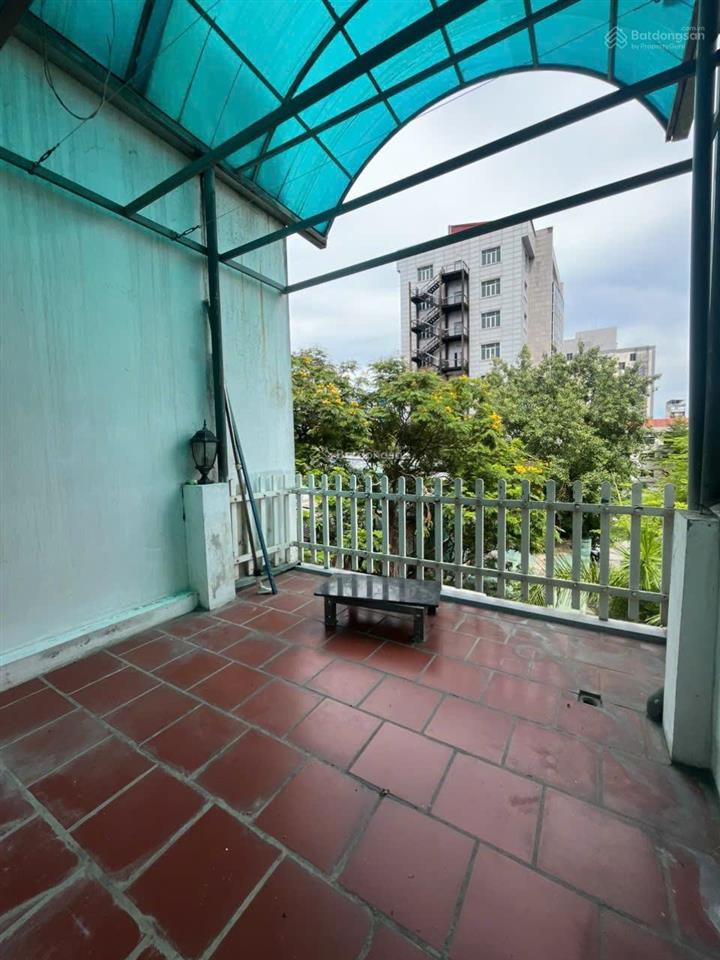Cho thuê căn liền kề 2 mặt thoáng, ngõ ô tô, hướng đông nam, đường chiến thắng  trung tâm hđ, 18tr