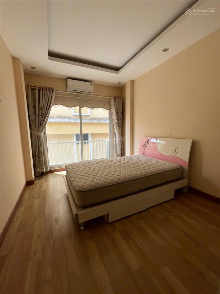 Cho thuê căn liền kề 2 mặt thoáng, ngõ ô tô, hướng đông nam, đường chiến thắng  trung tâm hđ, 18tr