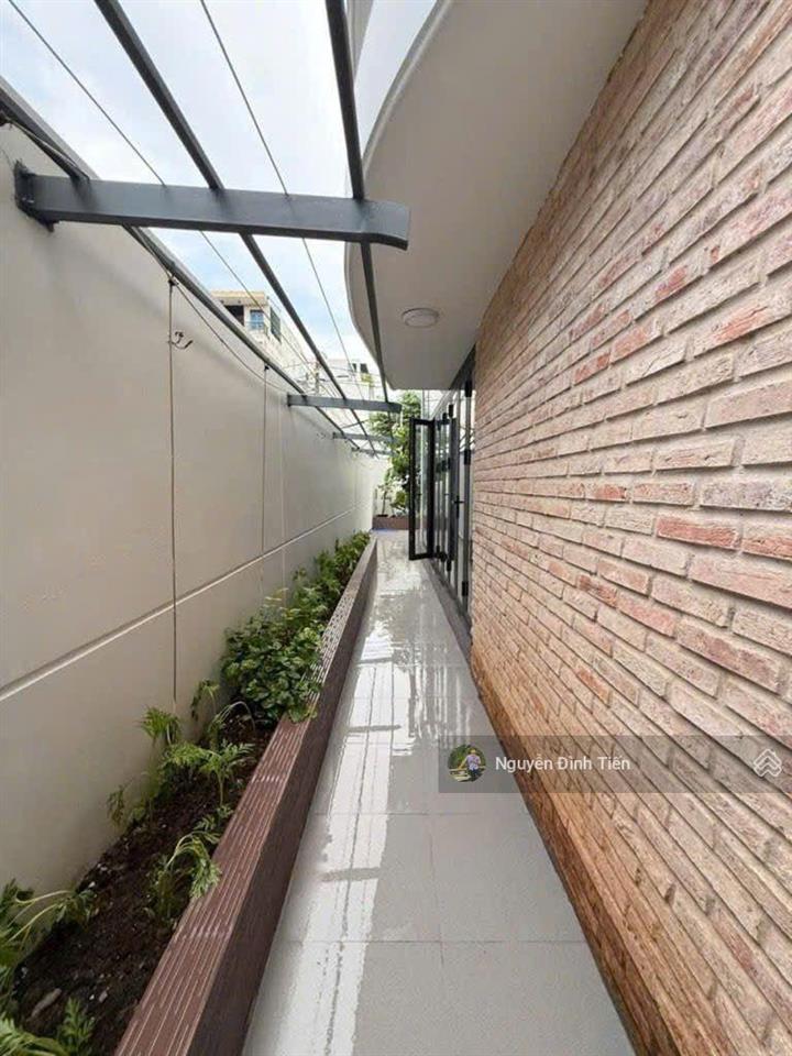 Biệt thự 3 tầng 6,6m x 19m lô góc 2 mặt tiền đường trung tâm linh chiểu thủ đức gần vincom thủ đức