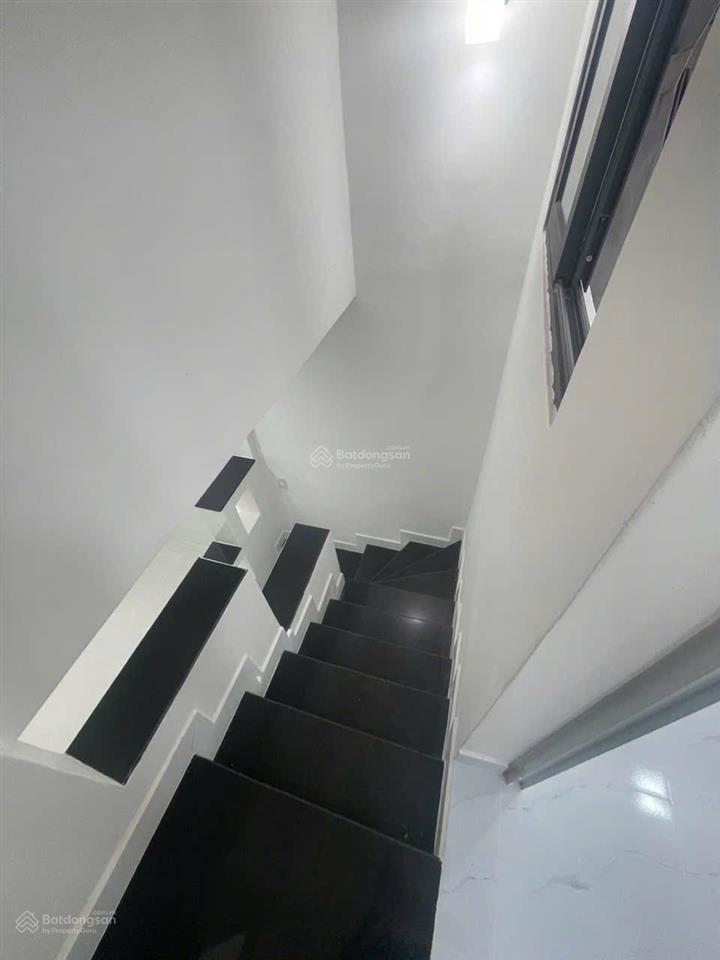 Nhà mới ở ngay bình thạnh, 3pn, 2wc phù hợp cho vợ chồng trẻ