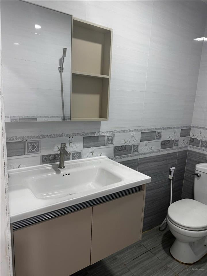 Nhà mới ở ngay bình thạnh, 3pn, 2wc phù hợp cho vợ chồng trẻ