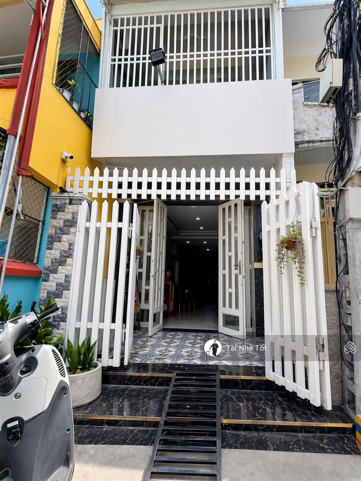 Nhà ngộp gấp bán * nguyễn thiện thuật quận 3 hẻm xe hơi thông  40m2 nở hậu 2 tầng btct