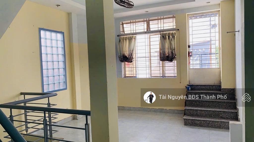 Tài bđs  lê quang định hẻm xe hơi nhà 4 tầng .
60m2 5pn khép kín khai thác chdv dòng tiền 25tr