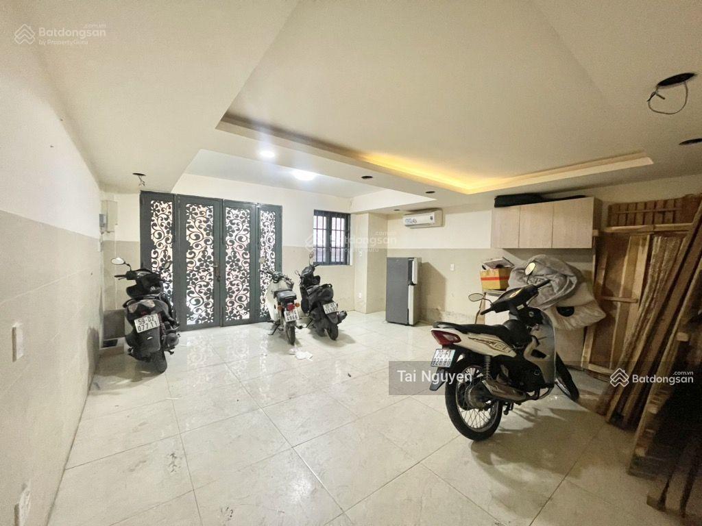 Khu vip sinh viên chdv dòng tiền 60tr/1tháng 13 phòng vip 5 tầng thang máy, hxh, dt 80m2, chỉ 10 tỷ