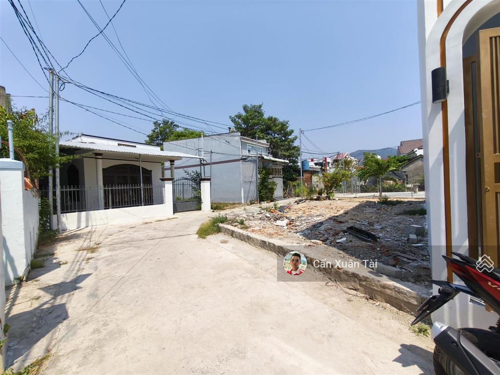 Bán nhà mới 1 trệt 1 lầu diên khánh  gần ql1a  nhà 3pn  khu dân cư đông  vị trí đầy đủ tiện ích