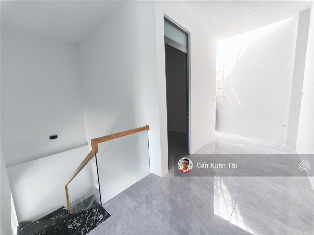 Bán nhà mới 1 trệt 1 lầu diên khánh  gần ql1a  nhà 3pn  khu dân cư đông  vị trí đầy đủ tiện ích