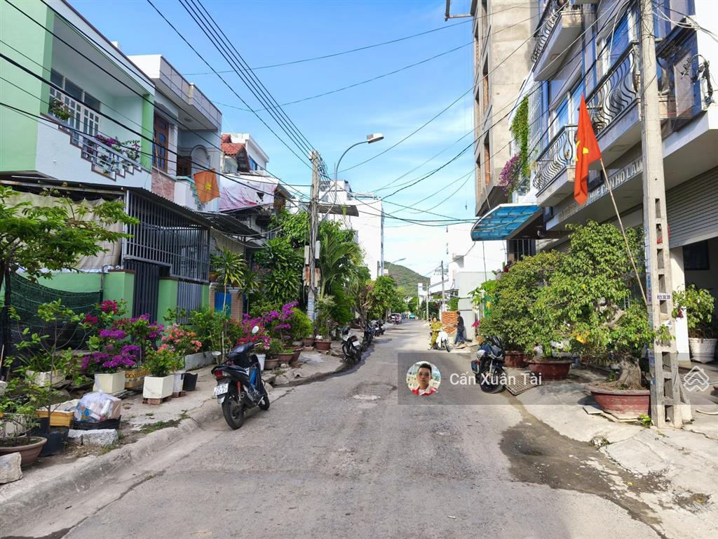 Bán đất tặng nhà gần biển  mặt tiền đường vũ hữu  hòn xện nha trang  bề ngang rộng đến 7.2m