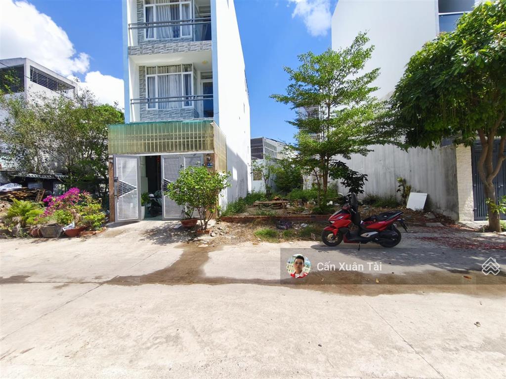 Bán đất vĩnh hoà  hòn xện nha trang  đường rộng 8m  gần biển  diện tích 71m2  giá 4tỷ8
