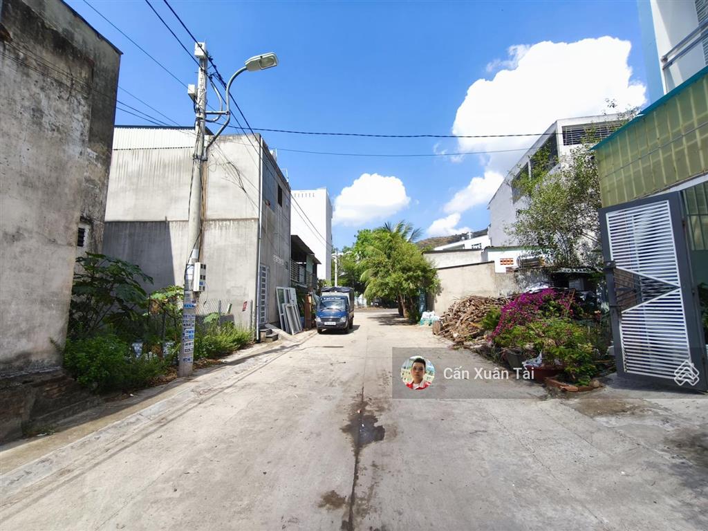Bán đất vĩnh hoà  hòn xện nha trang  đường rộng 8m  gần biển  diện tích 71m2  giá 4tỷ8