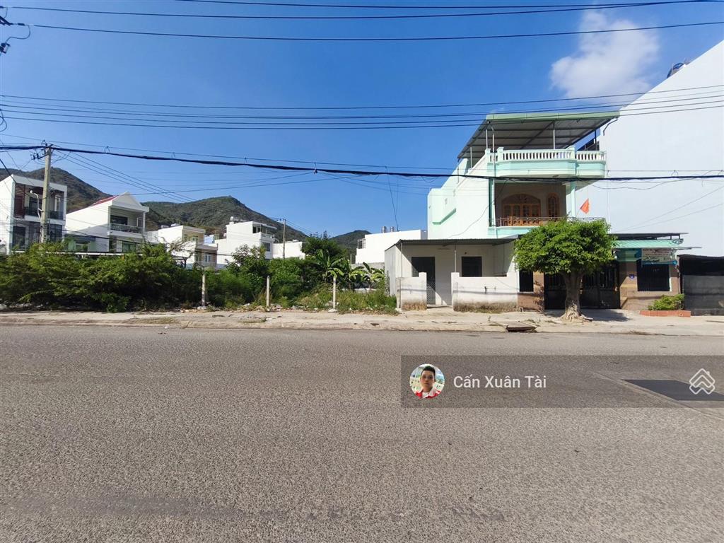 Bán đất mặt tiền đường trần khát chân  hòn xện nha trang  diện tích 300m2 ngang 15m  gần biển