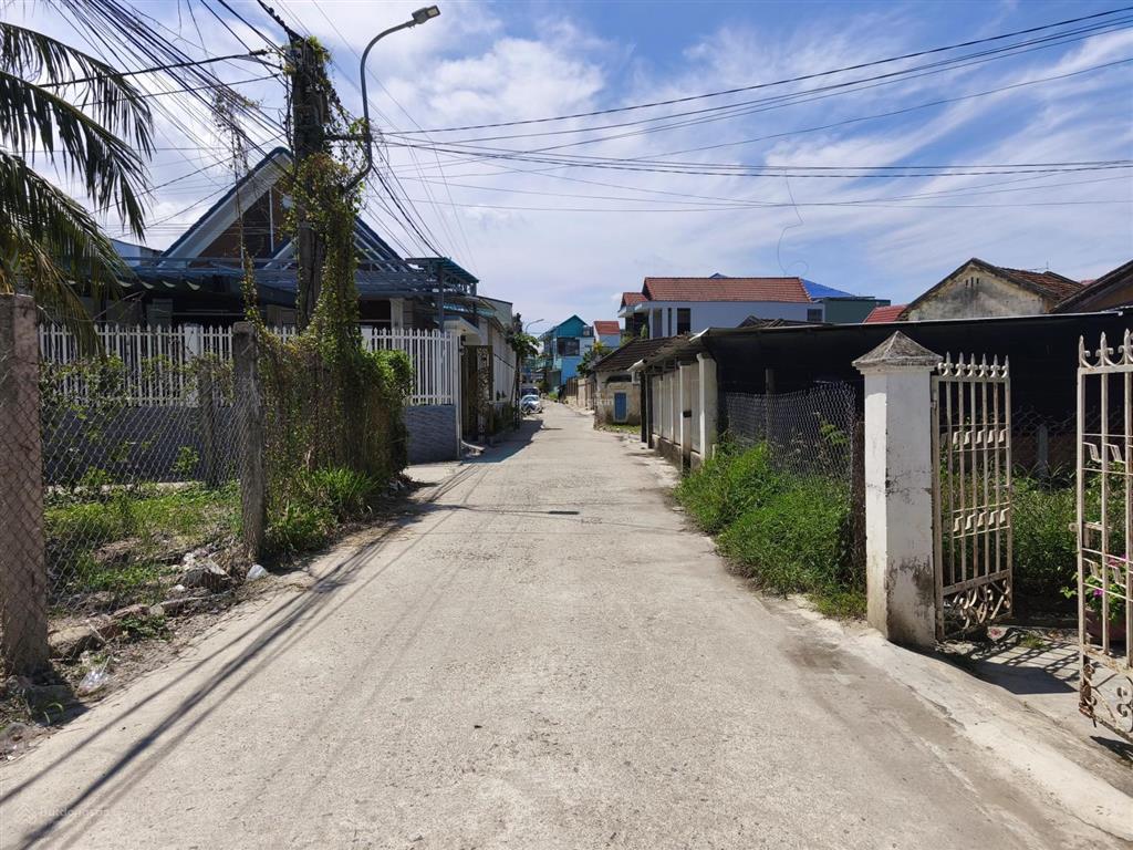 Bán đất mặt tiền đường ngô quyền  trung tâm diên khánh  diện tích 124,7m2 ngang 6,2m  giá 2tỷ650