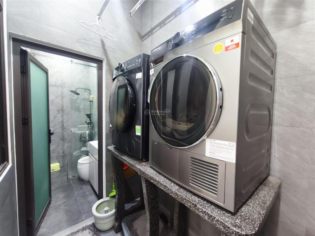 Bán nhà 1 trệt 1 lầu trung tâm diên khánh  diện tích 100m2 ngang 5m  3pn, 3wc  nhà đẹp hiện đại