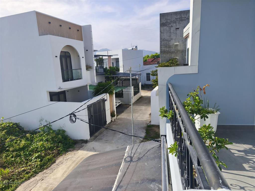 Bán nhà 1 trệt 1 lầu trung tâm diên khánh  diện tích 100m2 ngang 5m  3pn, 3wc  nhà đẹp hiện đại
