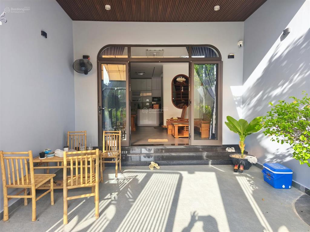 Bán nhà 1 trệt 1 lầu trung tâm diên khánh  diện tích 100m2 ngang 5m  3pn, 3wc  nhà đẹp hiện đại