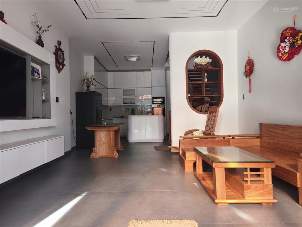 Bán nhà 1 trệt 1 lầu trung tâm diên khánh  diện tích 100m2 ngang 5m  3pn, 3wc  nhà đẹp hiện đại