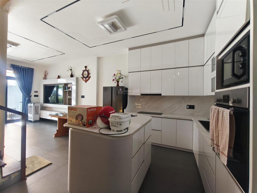 Bán nhà 1 trệt 1 lầu trung tâm diên khánh  diện tích 100m2 ngang 5m  3pn, 3wc  nhà đẹp hiện đại