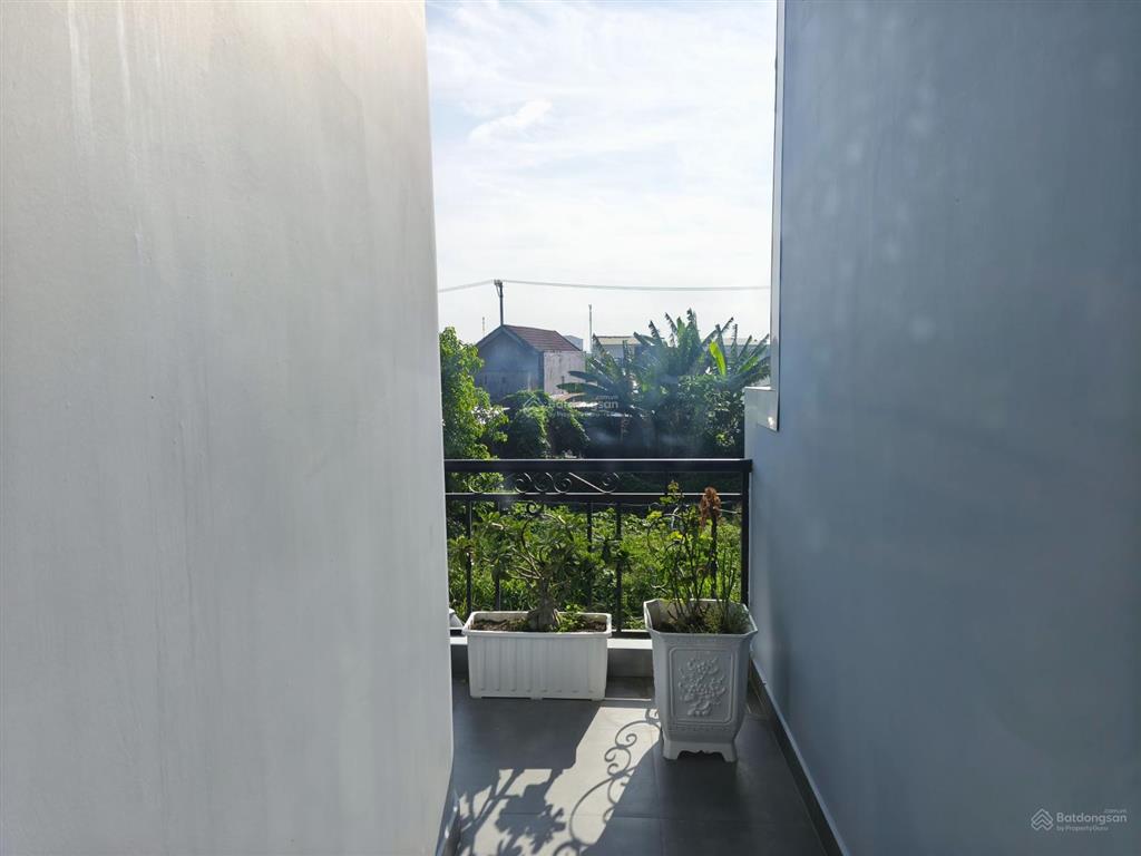 Bán nhà 1 trệt 1 lầu trung tâm diên khánh  diện tích 100m2 ngang 5m  3pn, 3wc  nhà đẹp hiện đại