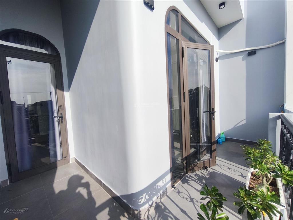 Bán nhà 1 trệt 1 lầu trung tâm diên khánh  diện tích 100m2 ngang 5m  3pn, 3wc  nhà đẹp hiện đại