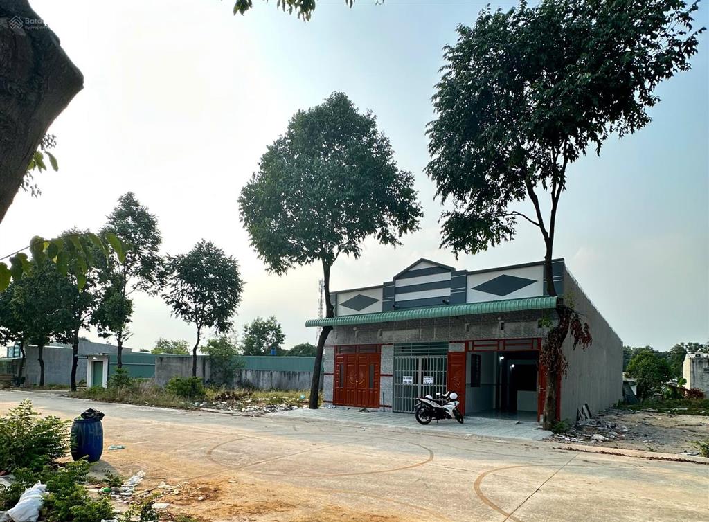 Bán dãy trọ 300m2 ngay đường dj10, p. thới hoà, bến cát cách kcn mỹ phước 3 500m