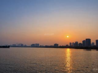 Tây hồ mặt phố lô góc  mt 6m + 20m, 1 mặt phố & 1 mặt ngõ ô tô vào nhà. t2  view hồ tây