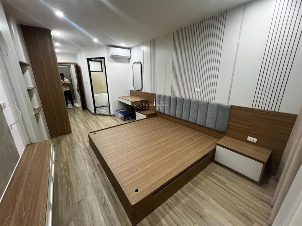 Quan nhân  hoàng ngân  nhân hoà  nhà đẹp  thang máy về ở ngay dt 40 m 6t giá 12.9 tỷ