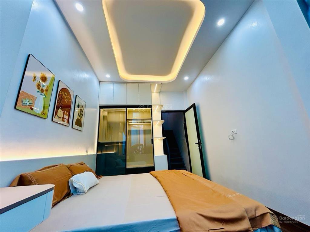 Chinh kinh  mặt phố nhà mới tinh  ô tô qua nhà  đường vành đai 2,5 cách nhà 20 m  dt31 m 5 t