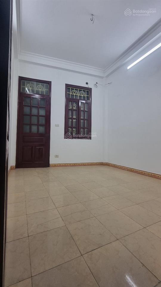 Quan nhân  dt 35 m  4 t  ngay đường vành đai 2,5  nhà thoáng có thể ở luôn  giá 7.95 tỷ