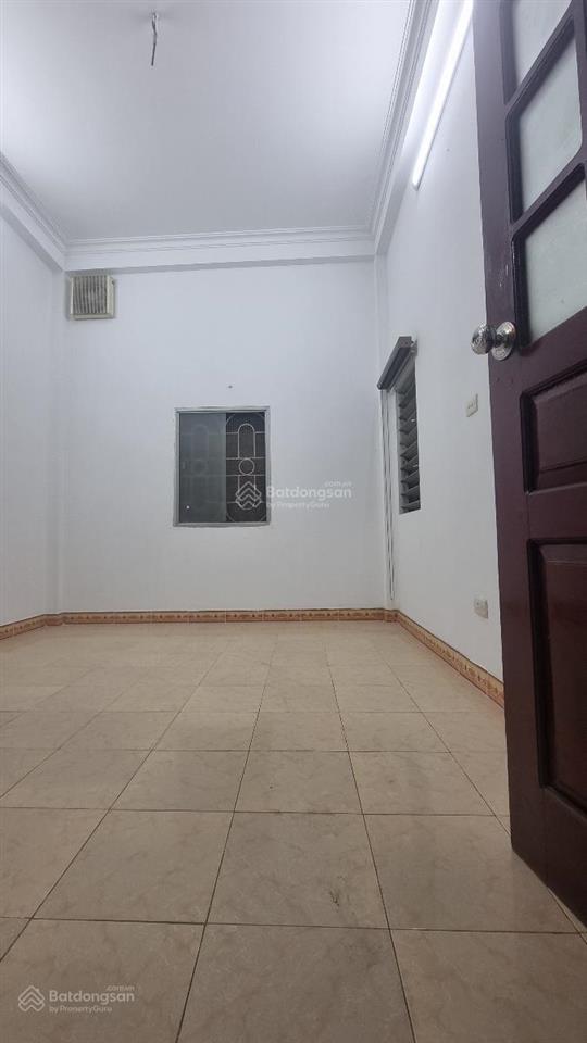 Quan nhân  dt 35 m  4 t  ngay đường vành đai 2,5  nhà thoáng có thể ở luôn  giá 7.95 tỷ