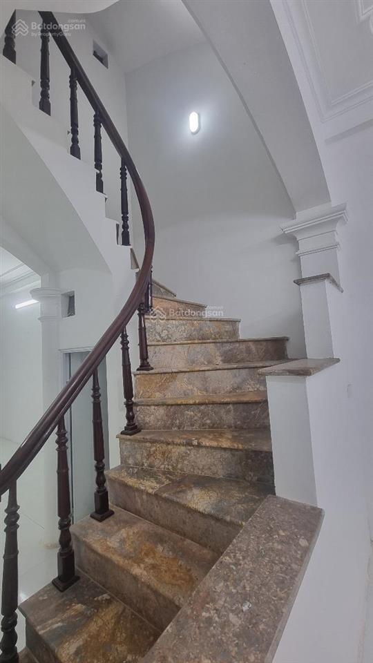 Quan nhân  dt 35 m  4 t  ngay đường vành đai 2,5  nhà thoáng có thể ở luôn  giá 7.95 tỷ