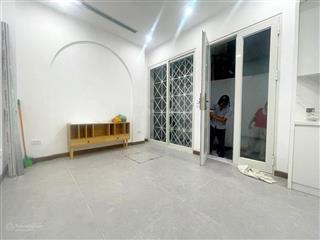 Quan nhân  hoàng ngân  nhân hoà  nhà đẹp  thang máy về ở ngay dt 40 m 6t giá 12.9 tỷ vị trí