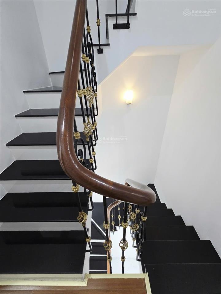 Quan nhân  nhà mới tinh  full nội thất xịn xò  dt 35 m 5t giá7.95 tỷ