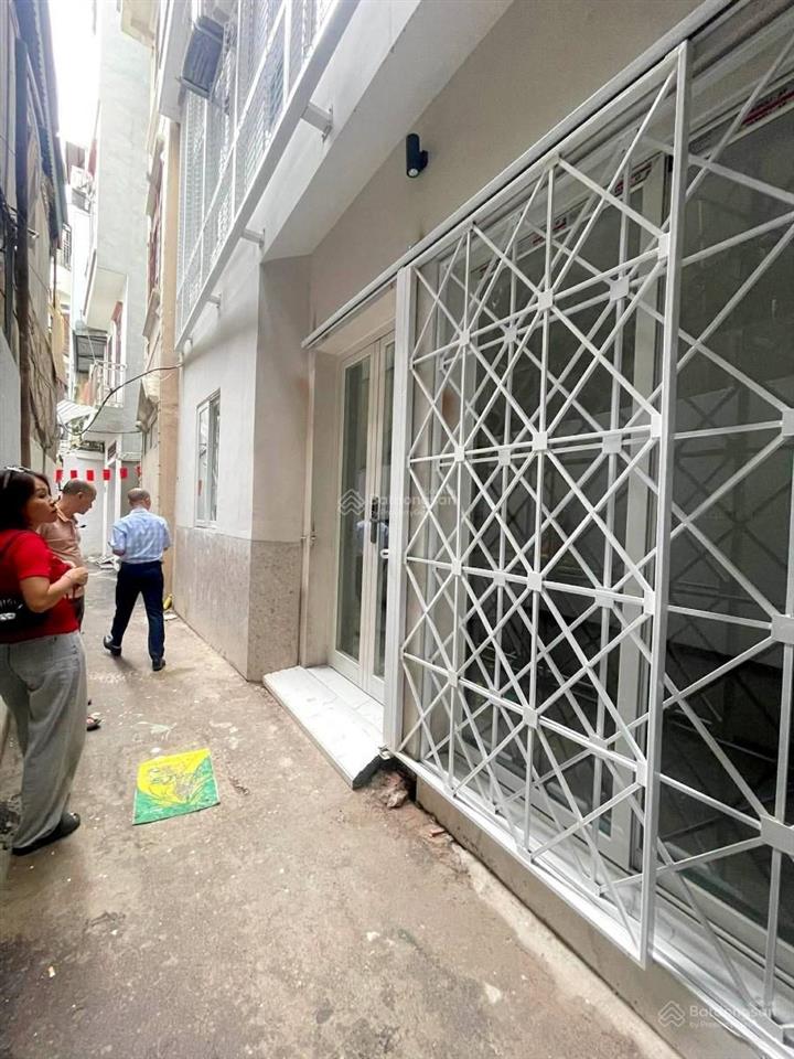 Cự lộc  nguyễn trài nhà mới tinh  thang máy mặt tiền khủng  dt 30 m mặt tiền 7m x5 t giá 9.1 tỷ