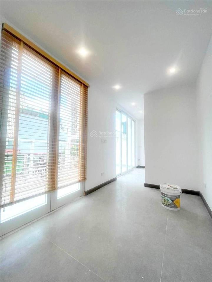 Cự lộc  nguyễn trài nhà mới tinh  thang máy mặt tiền khủng  dt 30 m mặt tiền 7m x5 t giá 9.1 tỷ