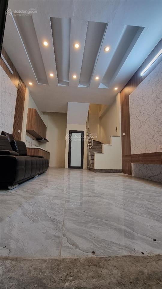 Bán nhà phố quan nhân  nhà mới về ở ngay  ngay hồ điều hoà dt 34 m 5 t giá 7.99tỷ .
