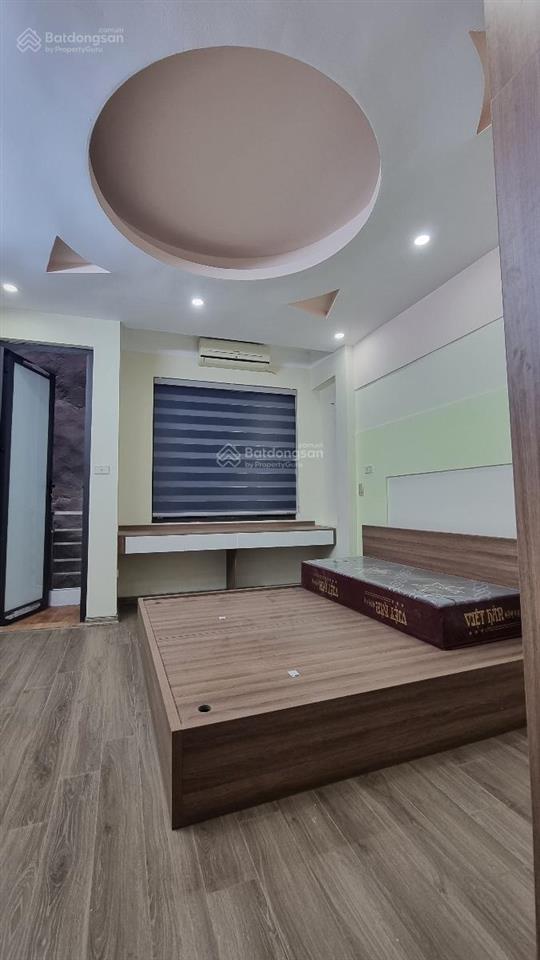 Bán nhà phố quan nhân  nhà mới về ở ngay  ngay hồ điều hoà dt 34 m 5 t giá 7.99tỷ .