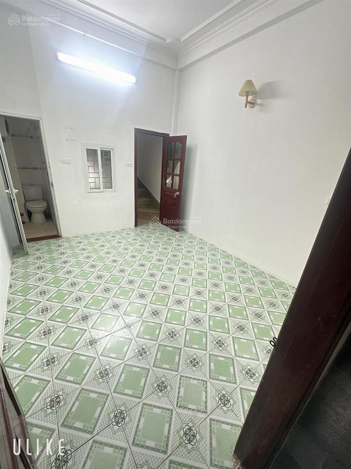 Bán nhà chính kinh , hiếm có khó tìm, cách vài bước ra ô tô , dt 26 m 4 t giá 5.76 tỷ