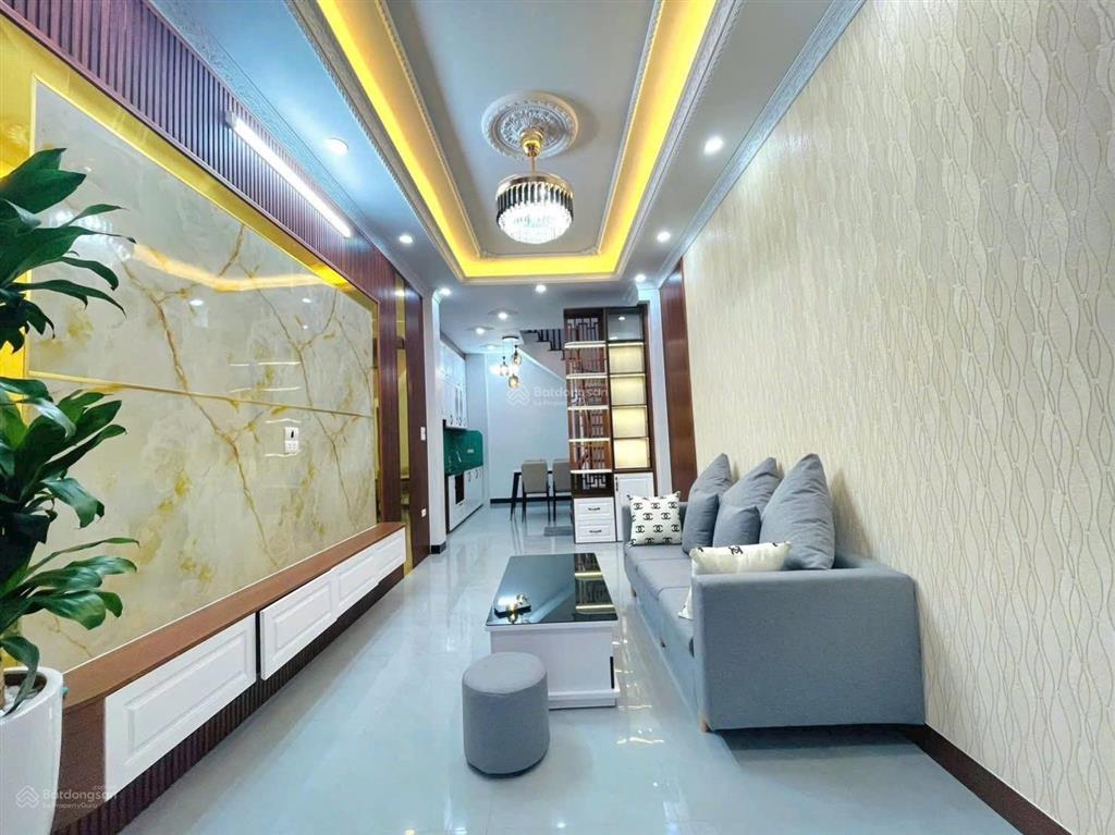 Chính kinh  nhà đẹp về ở ngay  cách phố chính kinh 20 m  cách đường vành đai 2,5 tầm 50m