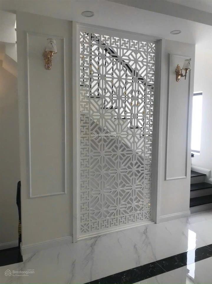 Nhà phố 1 trệt 2 lầu trung tâm bến lức full nội thất chỉ 12 triệu/tháng