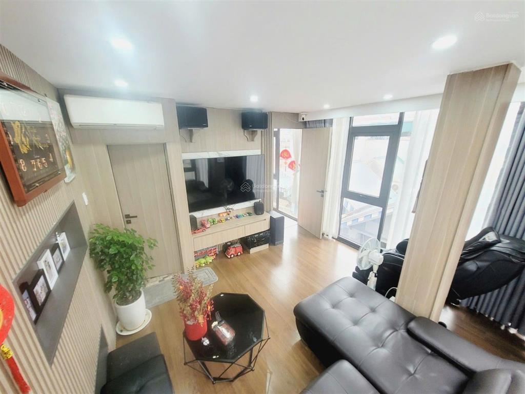 Bán nhà phùng hưng, hà đông, mới xây, 30m ra phố, gần trường học, hưởng trọn tiện ích kđt văn quán