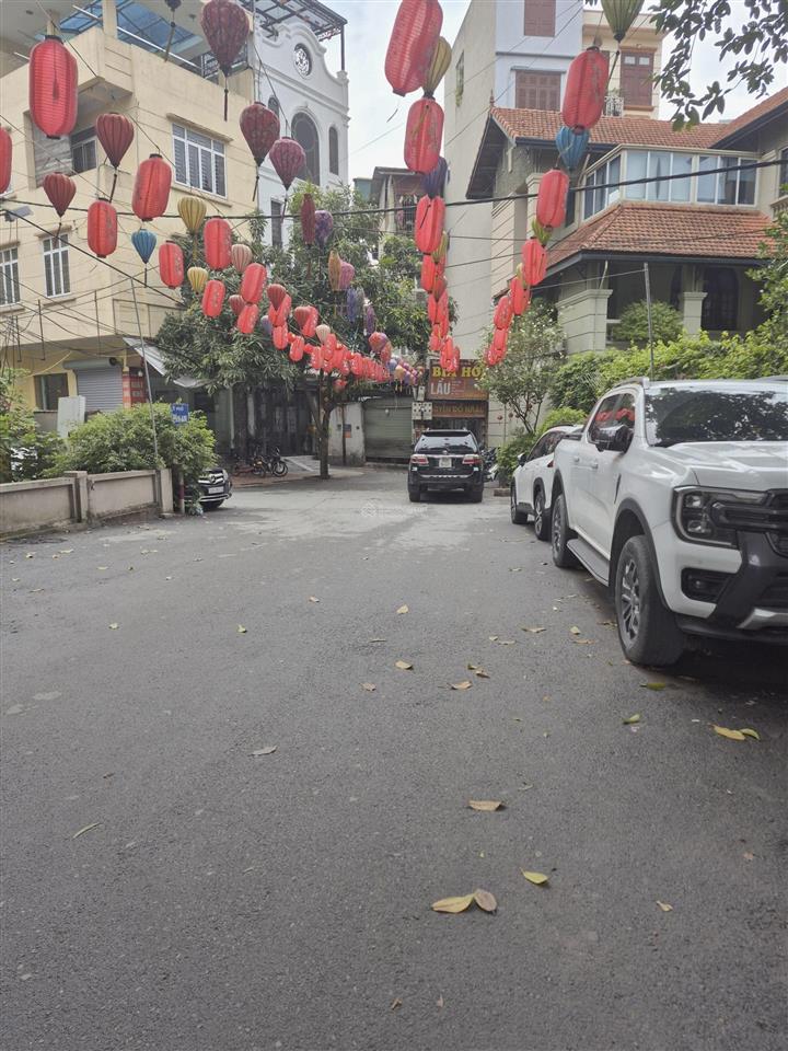 Bán nhà phố vạn phúc, trần phú, hà đông, sân vườn 72m, cách phố 30m, hiếm có giá nhỉnh 13 tỷ.