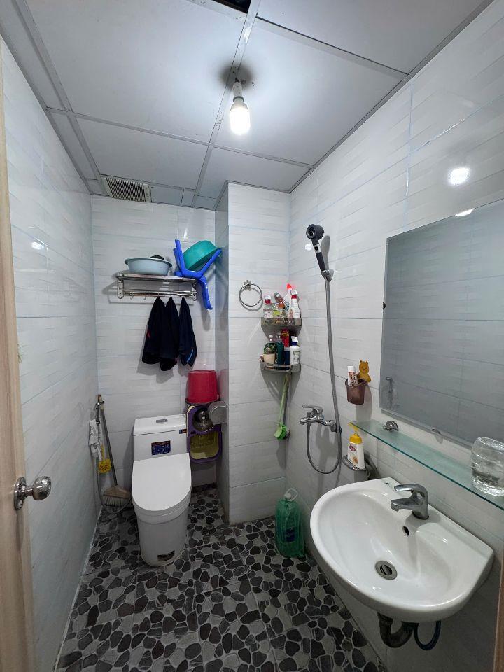 Cần nhượng lại căn hộ 1 phòng ngủ tại khu 5 tòa mới B2.1 KDT Thanh Hà