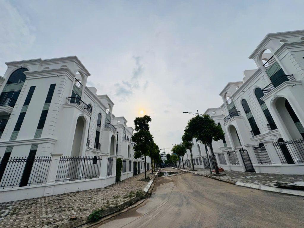Cho Thuê Biệt Thự Thô Khu B2.2 – Kđt Thanh Hà