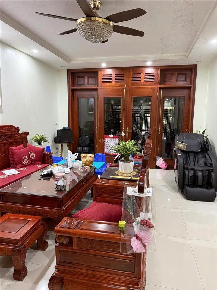 Cho thuê nhà lk tại kdt văn phú mặt tiền 4,5m, đường trước nhà 12m