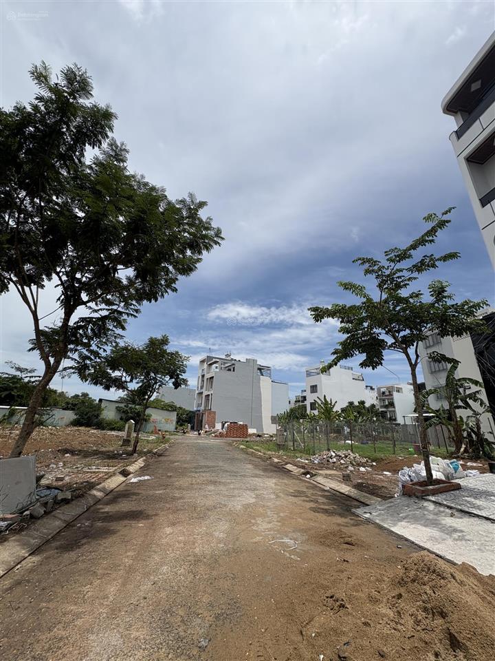 Đất nền sổ hồng riêng giá rẻ quận chỉ 9 tỷ 1 thương lượng